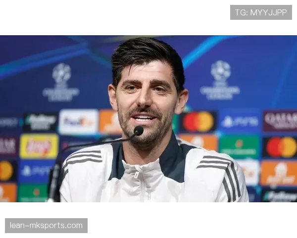 库尔图瓦荣膺世界最佳门将，状态回暖尽显巅峰实力