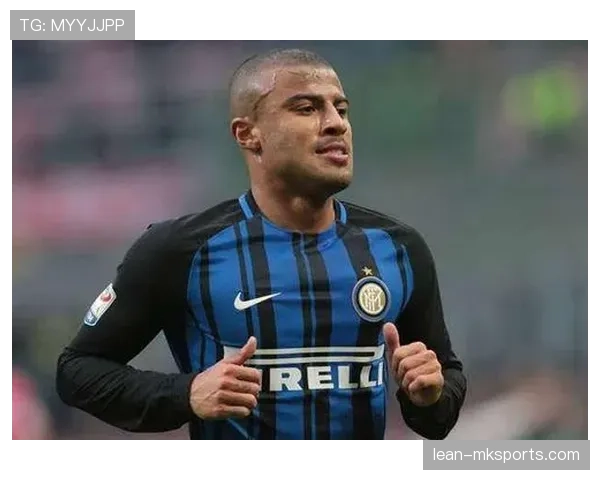 拉菲尼亚积极克服伤病重返赛场，稳健表现彰显职业精神