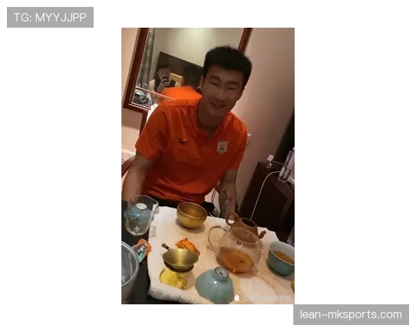 王昶训练室连水煮白玉都自己切，普通人连切菜都不敢想啊